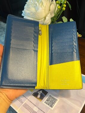 Authentic Rare Louis Vuitton Epi Portefeuille Brazza Wallet